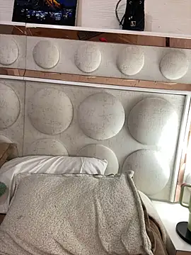 lucianaroy online show from February 20, 2:40 am