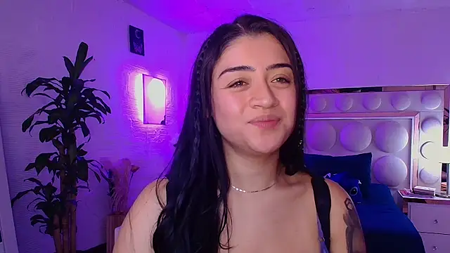 lucianaroy online show from October 10, 8:30 pm