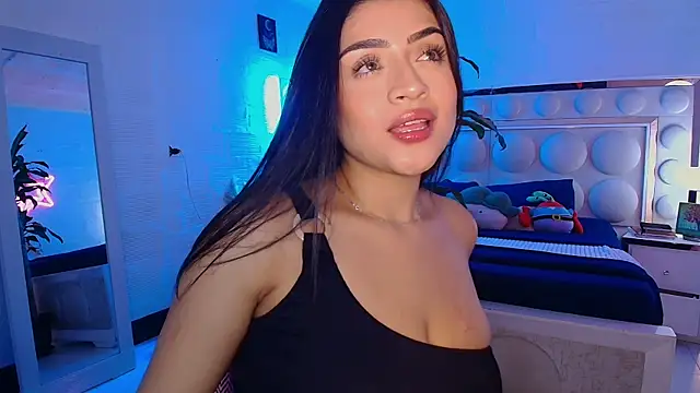 lucianaroy online show from October 15, 3:17 am