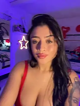 lucianaroy online show from February 15, 7:10 pm