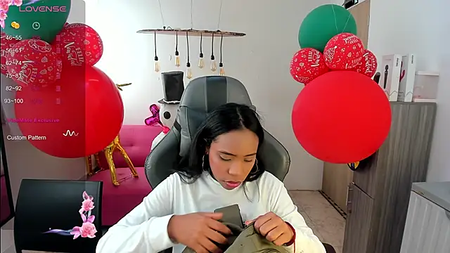 lia 16 online show from December 23, 3:33 pm