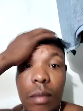 hugo3918  online show from February 6, 2:09 pm