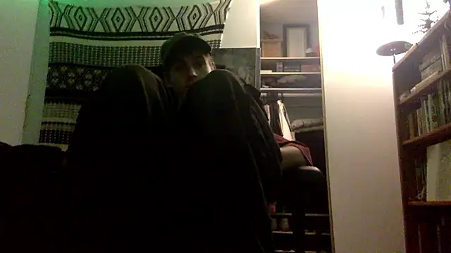 Snapshot of spicylaboi chatting on January 13, 2:22 pm spicylaboi online show from January 13, 2:22 pm