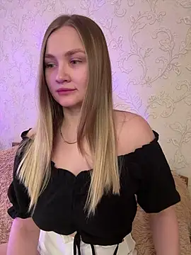 Snapshot of AmeliaAllem chatting on March 22, 7:45 am AmeliaAllem online show from March 22, 7:45 am