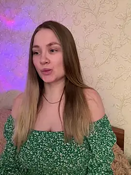 Snapshot of AmeliaAllem chatting on March 25, 12:33 pm AmeliaAllem online show from March 25, 12:33 pm