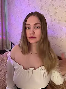 Snapshot of AmeliaAllem chatting on April 4, 4:33 am AmeliaAllem online show from April 4, 4:33 am