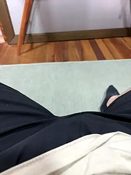 Snapshot of dotlondrina chatting on December 1, 11:26 am dotlondrina online show from December 1, 11:26 am