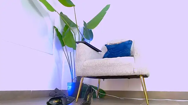Snapshot of Sara_ow chatting on April 16, 7:47 pm Sara ow online show from April 16, 7:47 pm