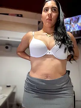 MarianaBenz online show from May 18, 11:43 pm
