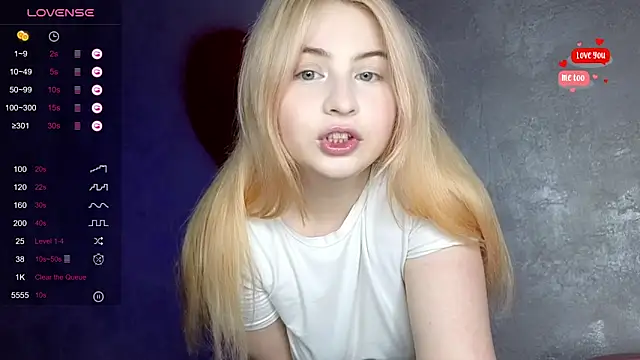 Snapshot of shy_blondiee chatting on October 14, 11:16 pm shy blondiee online show from October 14, 11:16 pm