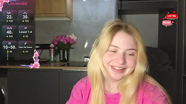 shy blondiee online show from February 18, 9:22 pm