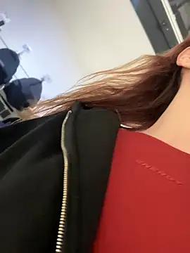 QuitieLia online show from October 19, 8:26 am