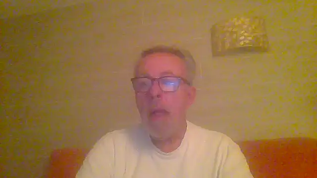 tuggy59 online show from May 3, 4:07 am