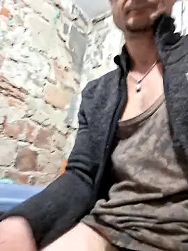 Snapshot of Ondrej3 chatting on April 7, 12:00 am Ondrej3 online show from April 7, 12:00 am