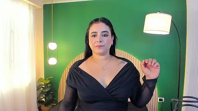 taylor bennet online show from November 11, 6:30 pm