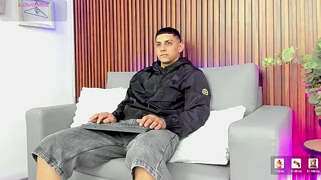 Alex cute77 online show from May 19, 12:11 pm
