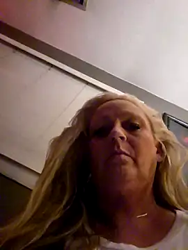 Snapshot of Southern_Bella chatting on September 25, 12:47 am Southern Bella online show from September 25, 12:47 am