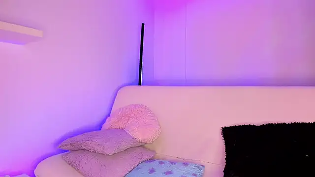 Snapshot of Gloomydoll chatting on February 10, 4:47 pm Gloomydoll online show from February 10, 4:47 pm