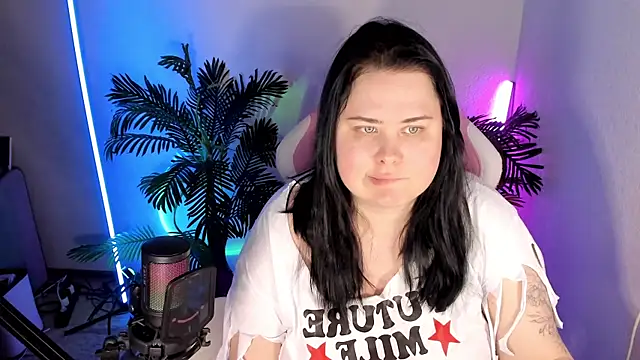 Akemi BBW online show from December 5, 5:50 pm