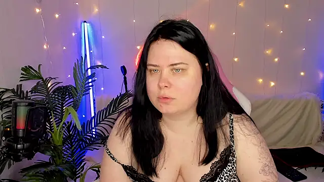 Akemi BBW online show from December 17, 8:12 am