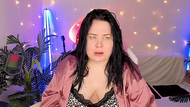 Akemi BBW online show from December 20, 4:20 am