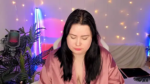 Akemi BBW online show from December 20, 8:55 pm