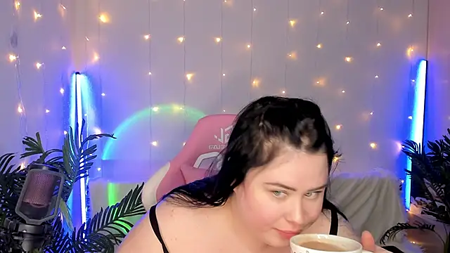 Akemi BBW online show from December 27, 9:22 pm