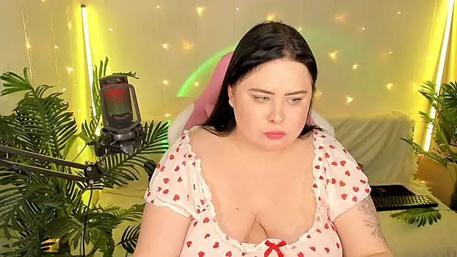 Akemi BBW online show from January 1, 8:04 pm
