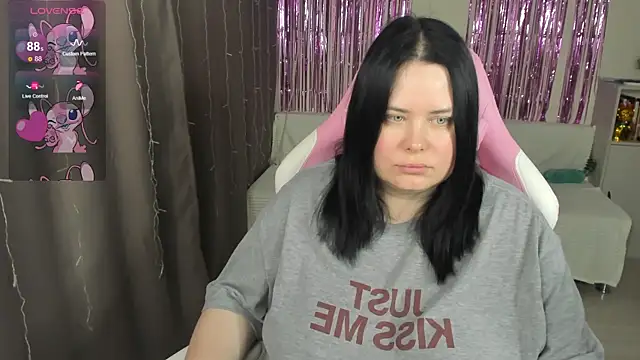 Akemi BBW online show from May 13, 7:39 am