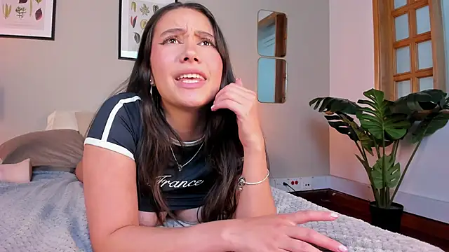 samanthfox444   online show from February 12, 5:58 am