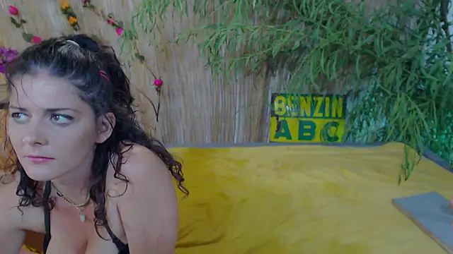 SweetJojo1993 online show from October 5, 10:29 pm