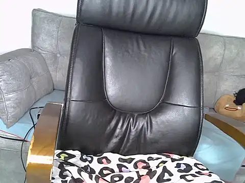 Snapshot of bebygirl143s chatting on February 16, 7:54 pm bebygirl143s online show from February 16, 7:54 pm