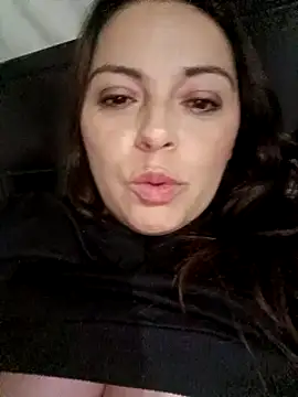 Snapshot of seherlatin chatting on February 9, 1:44 am seherlatin online show from February 9, 1:44 am