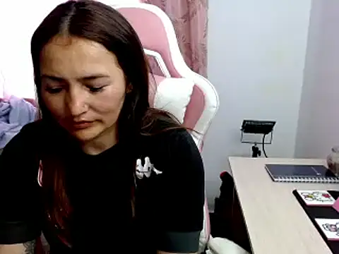 Snapshot of EVA_GRAYS chatting on February 3, 6:28 pm EVA GRAYS online show from February 3, 6:28 pm