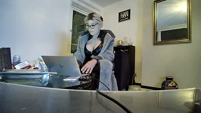 CharlotteVixxens online show from March 25, 11:00 pm