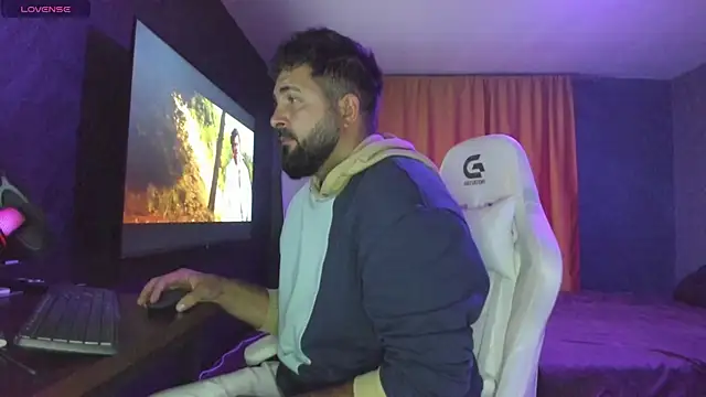 Eduu2322 online show from October 3, 9:23 pm