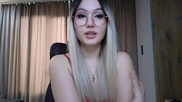 LiaChoi online show from March 14, 1:59 am