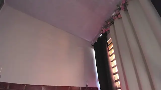 Snapshot of AdammClark1 chatting on June 20, 8:33 pm AdammClark1 online show from June 20, 8:33 pm