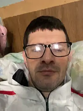 Snapshot of Juliano2289 chatting on June 8, 4:40 pm Juliano2289 online show from June 8, 4:40 pm