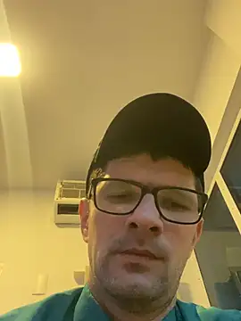 Snapshot of Juliano2289 chatting on June 13, 1:31 pm Juliano2289 online show from June 13, 1:31 pm