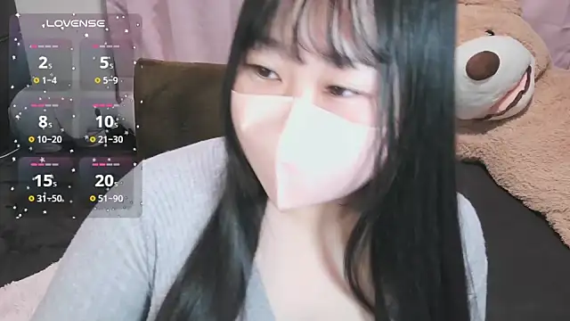 Snapshot of yuinyan3150 chatting on December 18, 9:43 pm yuinyan3150 online show from December 18, 9:43 pm