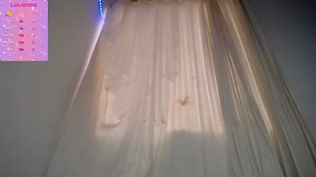 xairaruiz  online show from January 10, 9:42 pm