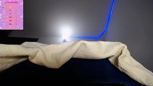 xairaruiz  online show from January 19, 9:44 am