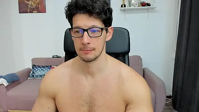 Snapshot of BrutusK08 chatting on February 5, 1:33 pm BrutusK08 online show from February 5, 1:33 pm