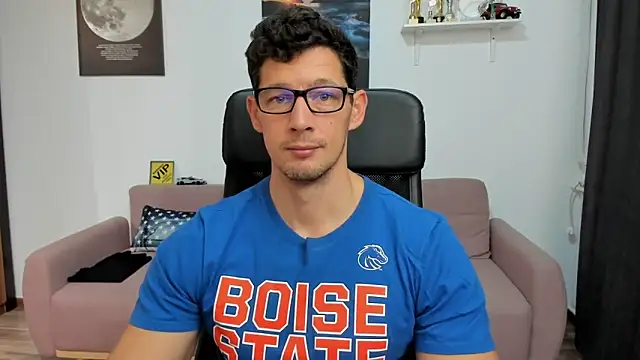 BrutusK08 online show from November 19, 7:41 am