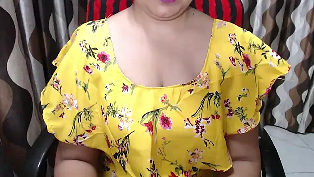 Snapshot of Kaur_Jannat chatting on March 9, 6:43 pm Kaur Jannat online show from March 9, 6:43 pm