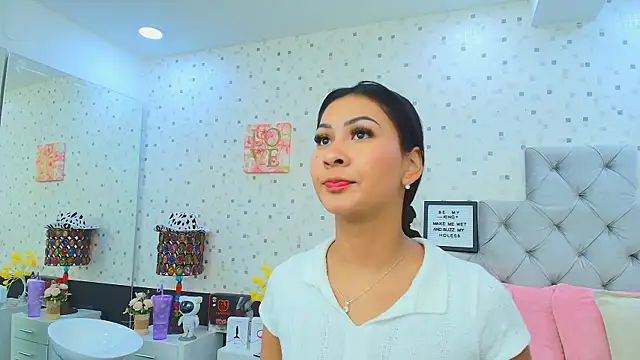 Snapshot of JulietaReyess chatting on September 10, 11:43 am JulietaReyess online show from September 10, 11:43 am