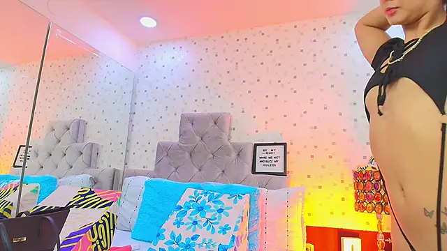 Snapshot of JulietaReyess chatting on September 19, 11:55 am JulietaReyess online show from September 19, 11:55 am