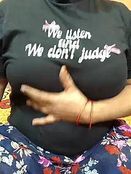 CUTE SOPHIA- online show from October 2, 11:45 pm