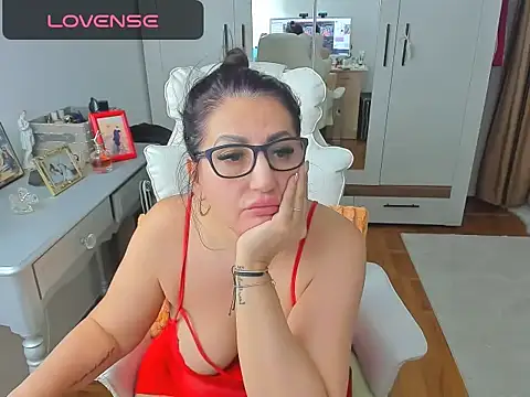 karenncougar online show from January 20, 5:48 pm